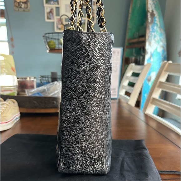 Chanel Caviar leather Petit Shopper - Picture 2 of 12